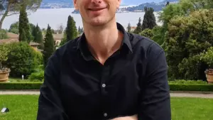 Professor Avi Lifschitz