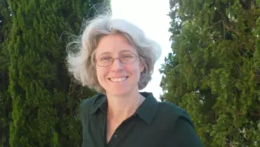 Dr Amanda Power