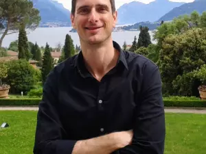 Professor Avi Lifschitz