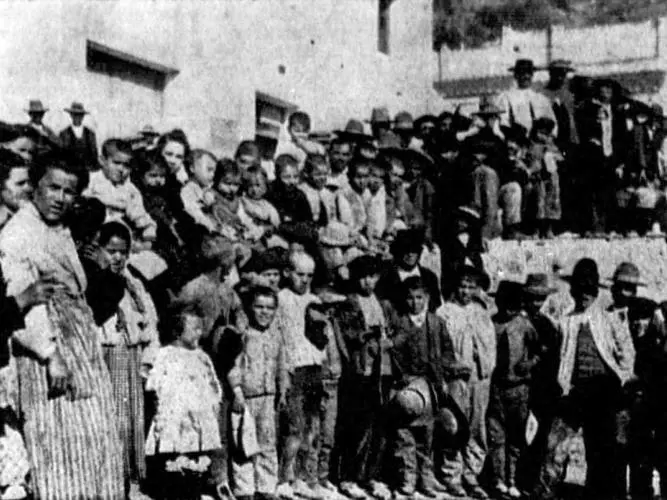 spanish children from the heliopolis in hawaii