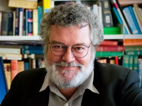 Professor Jamie Belich