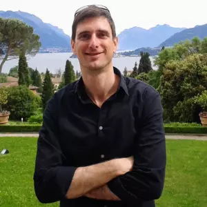 Professor Avi Lifschitz