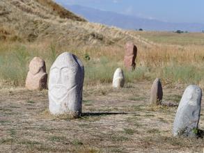 2015 09 06 090821  balasagun  balbals steinfiguren2